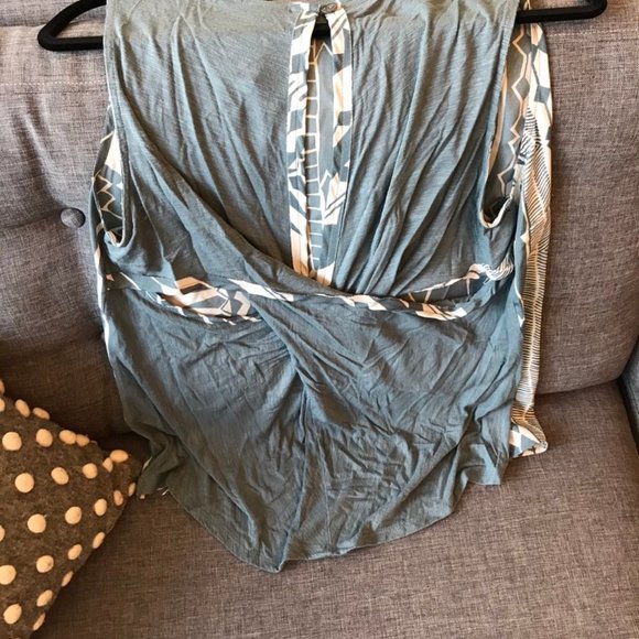 Blue Geometric Pattern Tank - Picture 2 of 4